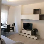 Apartment J&m House -fronte Ospedale- *
