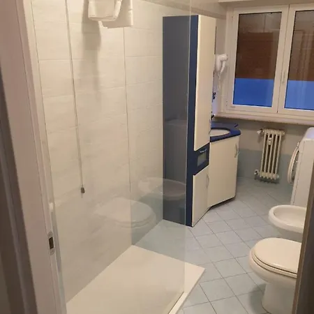 J&m House -fronte Ospedale- Апартаменты