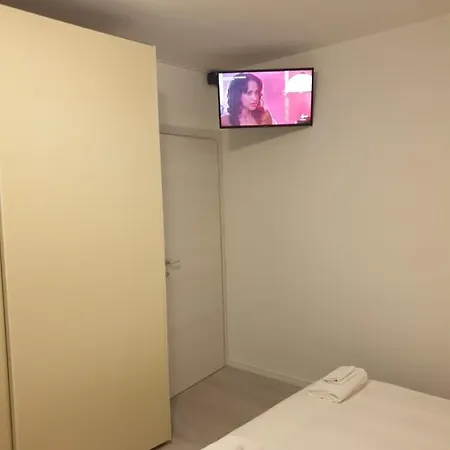 J&m House -fronte Ospedale- *