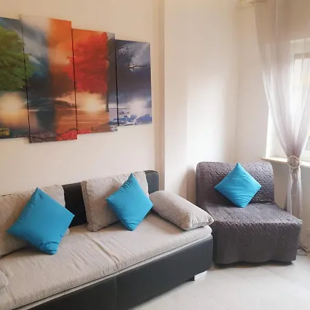 J&m House -fronte Ospedale- Apartment