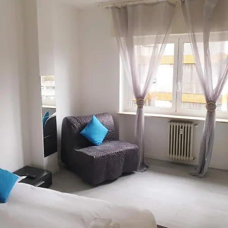 J&m House -fronte Ospedale- * Udine